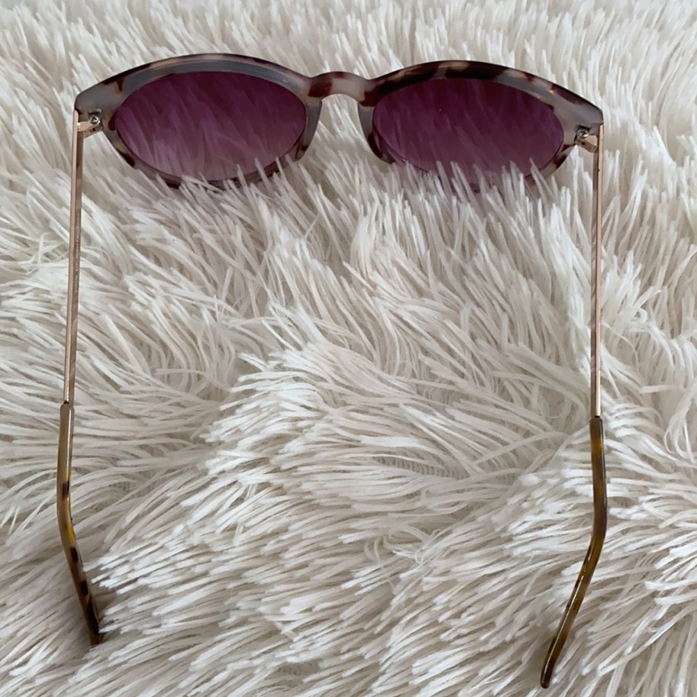 Tortoise Shell Sunglasses - Picture 5 of 7
